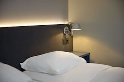Maashotel Rotterdam Centre by Hilton, Naaldwijk